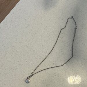 Elegant Silver Pearl Pendant Necklace - White Pearl